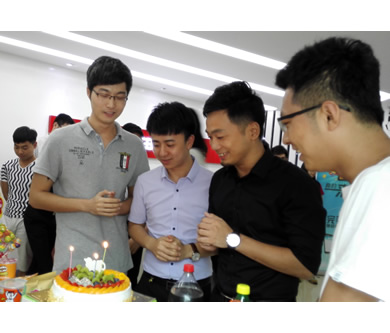 “我們”之優(yōu)網(wǎng)科技員工6、7月生日活動(dòng)剪影