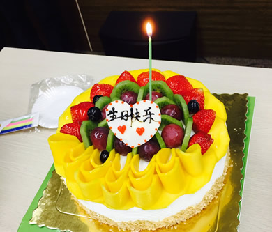 分享溫馨時光——11、12月份優(yōu)網科技員工生日會剪影
